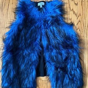 𝅺DISNEY d-signed fur vest sz 14/16